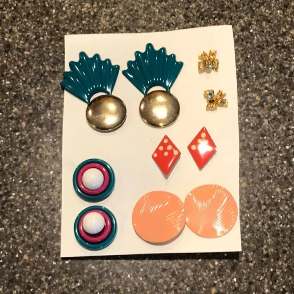LOT OF 5 EARRINGS!